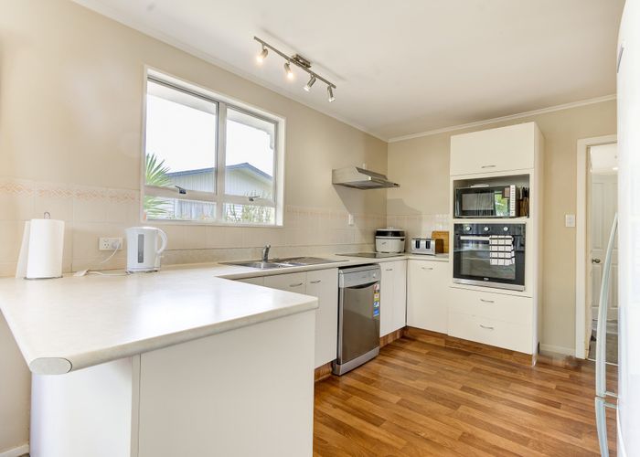 at 31 Splitt Avenue, Glenview, Hamilton