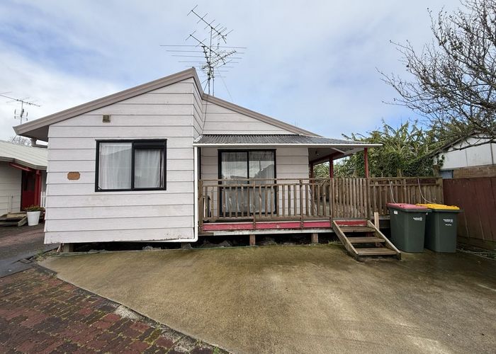  at 1/20 Ocean View Road, Northcote, North Shore City, Auckland