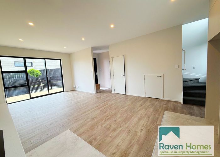  at 4/12 Hutchinson Ave, New Lynn, Waitakere City, Auckland