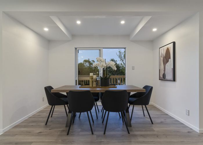  at 2/7 Louise Place, Browns Bay, Auckland
