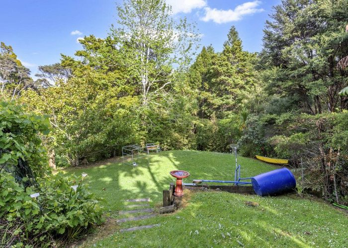  at 57 Kauri Point Road, Laingholm, Auckland