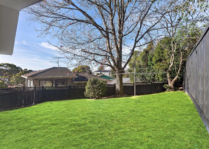  at 1/3 Aralia Road, Sunnynook, North Shore City, Auckland
