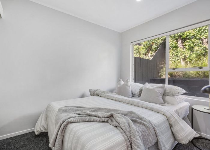  at 1/17 Emirau Place, Glenfield, North Shore City, Auckland