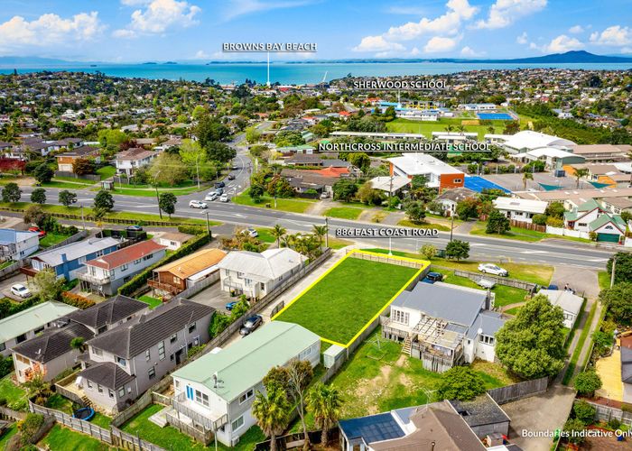  at 886A East Coast Road, Northcross, North Shore City, Auckland