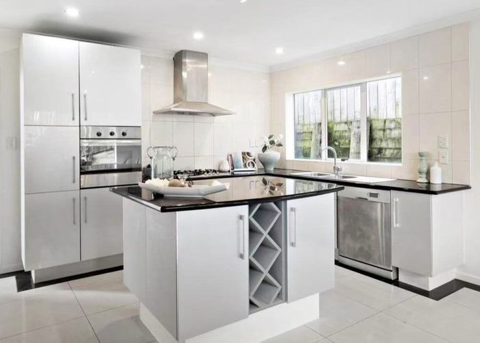  at 11A Gerwyn Place, Pakuranga Heights, Manukau City, Auckland