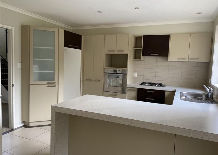  at 72 Baverstock Road, Flat Bush, Auckland