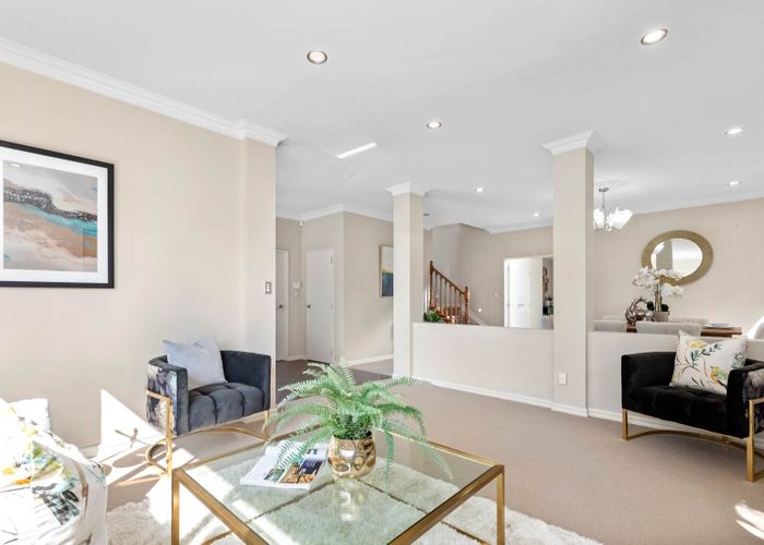  at 8 Tekapo Rise, Fairview Heights, Auckland