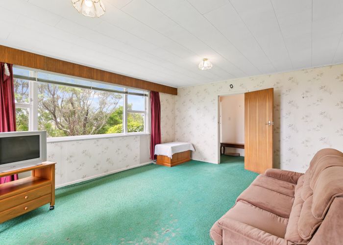 at 4 Cheyne Walk, Newlands, Wellington