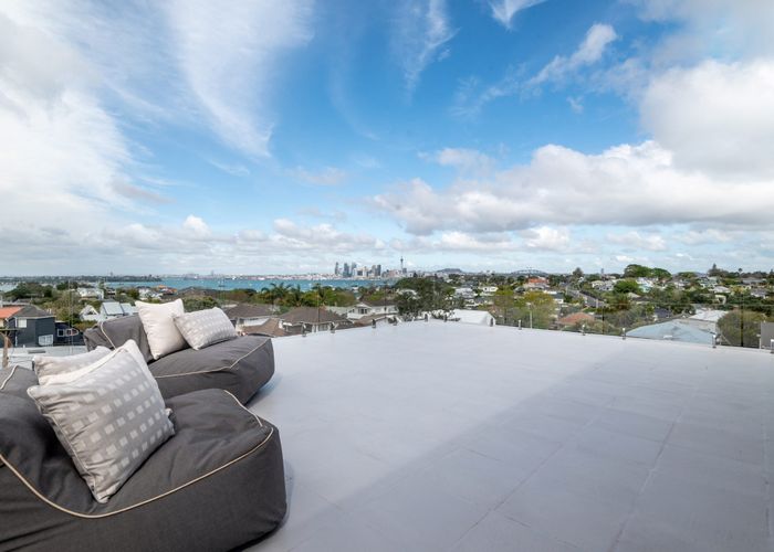  at 6/6 Bruce Street, Northcote Point, Auckland