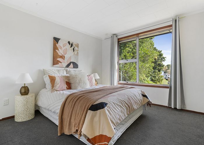  at 15 Beeche Place, Birkdale, Auckland