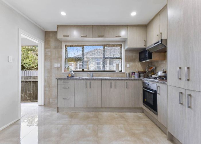  at 5 Lloyd Avenue, Papatoetoe, Manukau City, Auckland