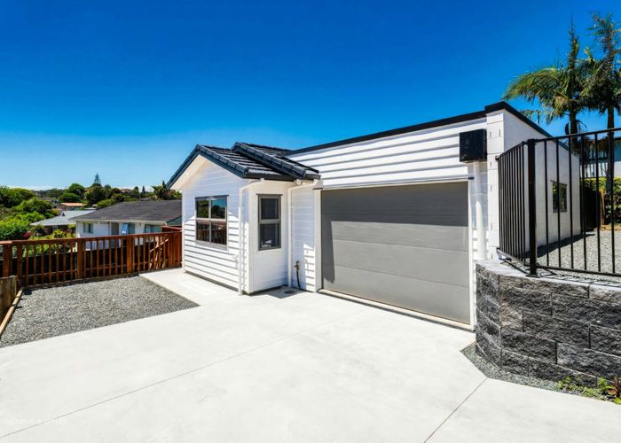  at 74B Awaroa Road, Sunnyvale, Waitakere City, Auckland