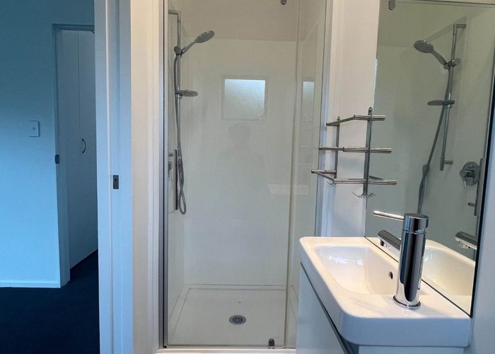 at 4E Wattle Road, Sunnyvale, Waitakere City, Auckland