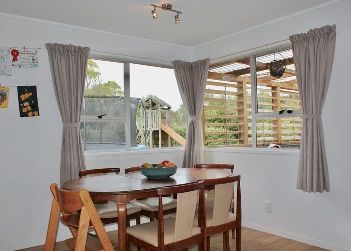  at 58 Taipari Rd, Te Atatu Peninsula, Waitakere City, Auckland