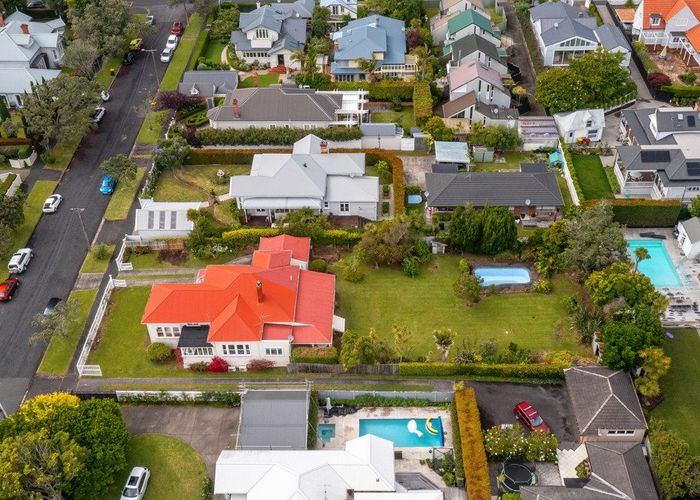  at 5 First Avenue, Stanley Bay, North Shore City, Auckland