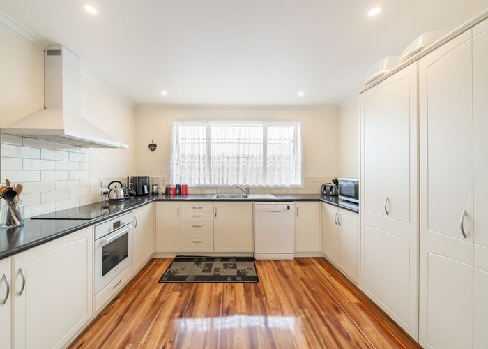  at 3 Hall Grove, Ebdentown, Upper Hutt