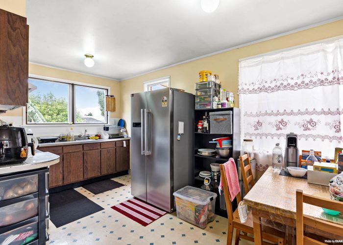  at 5/92 Owairaka Avenue, Owairaka, Auckland