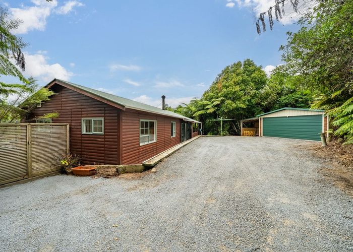 at 39 Avro Road, Blue Mountains, Upper Hutt