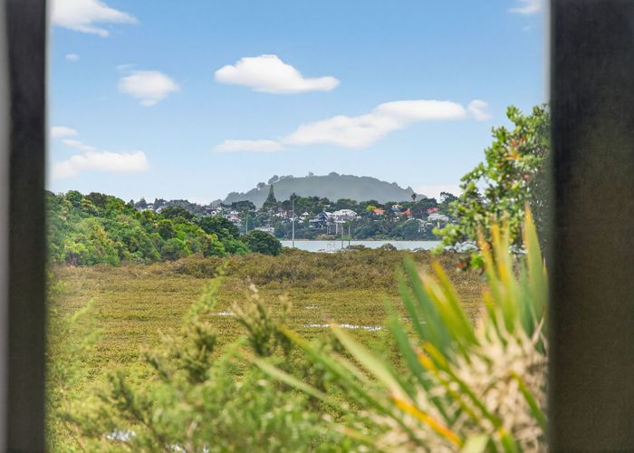  at 1/28 St Peters Street, Northcote, North Shore City, Auckland