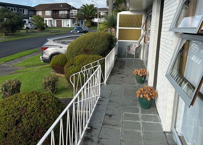  at 1 Melissa Place, Farm Cove, Manukau City, Auckland