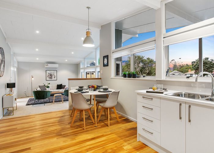  at 3 Mckenzie Road, Mangere Bridge, Auckland