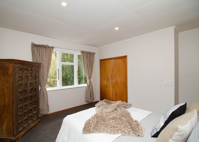  at 8 John Street, Stokes Valley, Lower Hutt