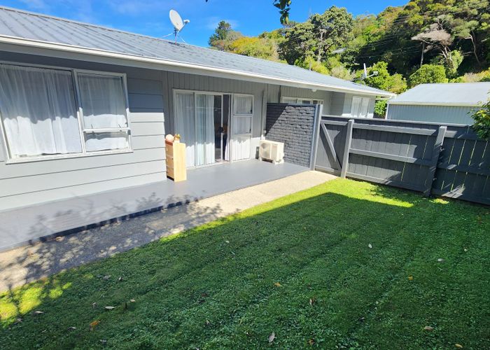  at 2/80 Airlie Road, Plimmerton, Porirua, Wellington