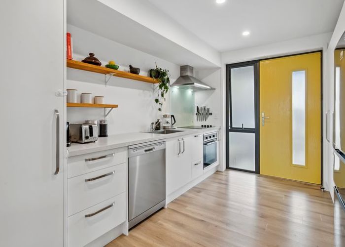  at 4/45 Cessna Crescent, Mangere, Manukau City, Auckland