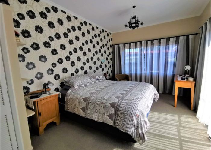  at 32 Queen Street, Dannevirke