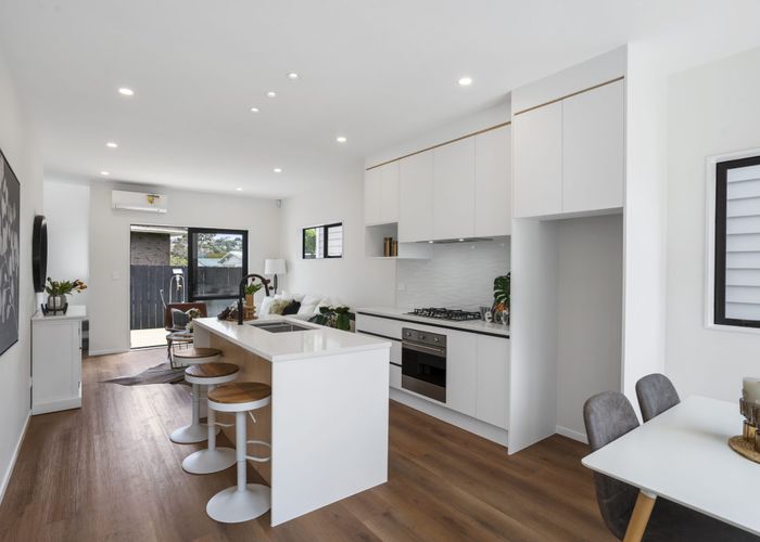  at 21 Pipitea Place, Massey, Auckland