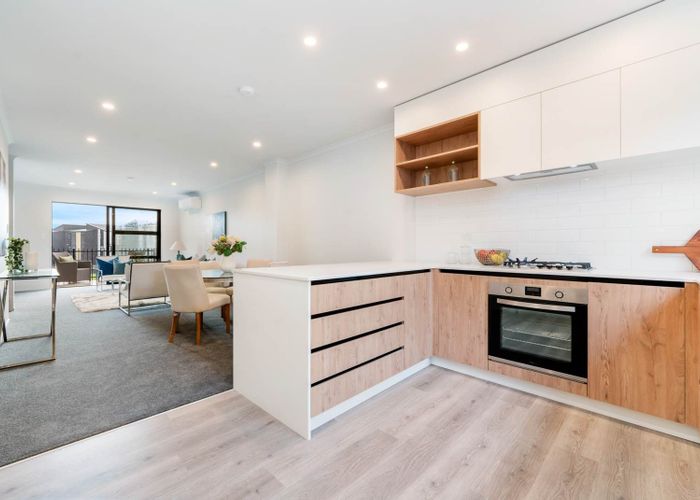  at 33 Henry Maxwell Way, Flat Bush, Manukau City, Auckland
