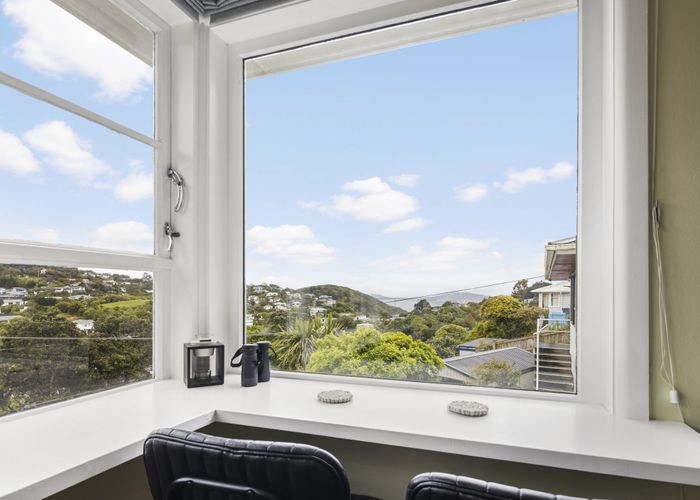 at 100 Ruskin Road, Newlands, Wellington