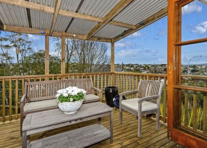  at 194 Nile Road, Forrest Hill, Auckland