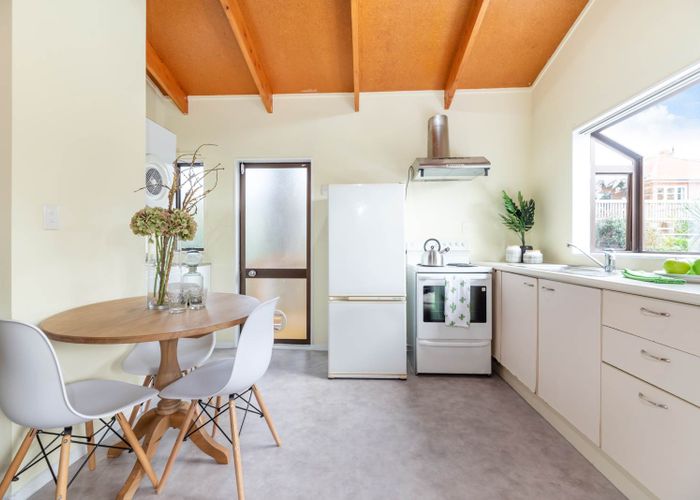  at 2/179 Blockhouse Bay Road, Avondale, Auckland