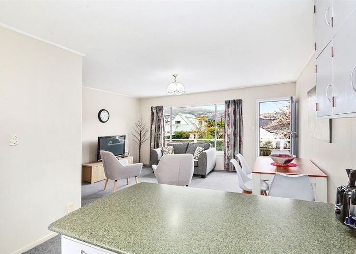  at 4/12A Oxford Street, Tawa, Wellington