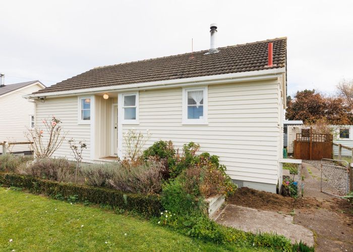  at 18 Bell Street, Marton, Marton