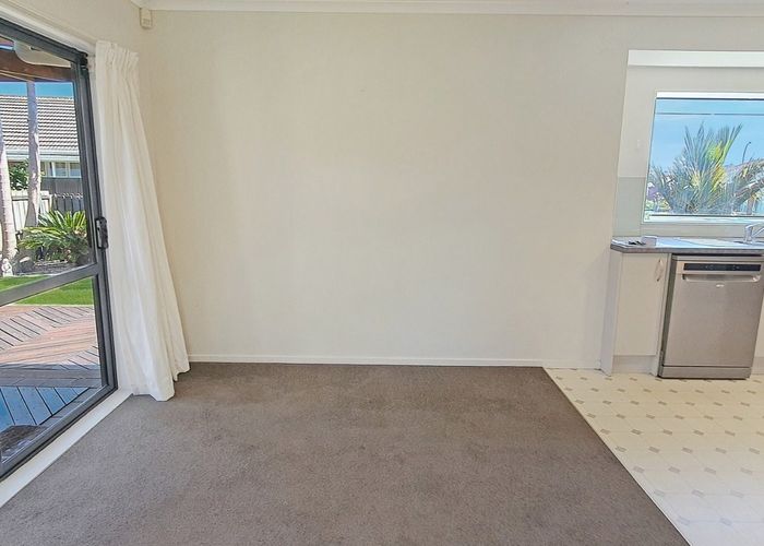  at 33 Pitt Ave, Clendon Park, Manukau City, Auckland
