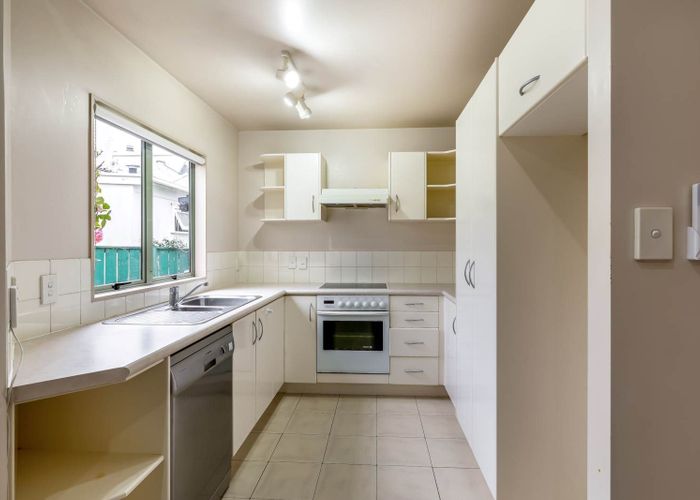  at 2/191 Riddell Road, Glendowie, Auckland City, Auckland