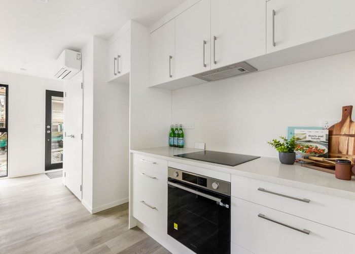  at 34 Ara Mara Hua, Henderson, Waitakere City, Auckland