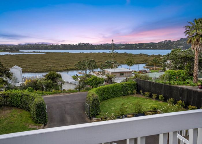  at 9 The Terrace, Herald Island, Auckland