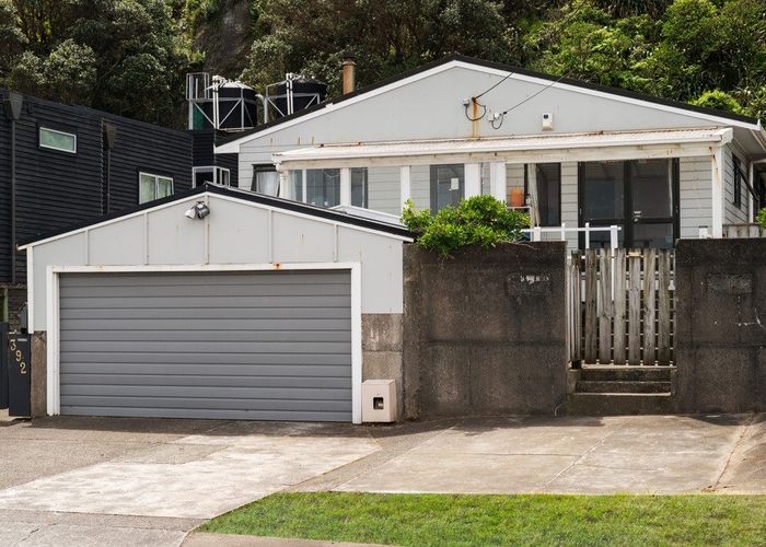  at 392 The Esplanade, Island Bay, Wellington, Wellington