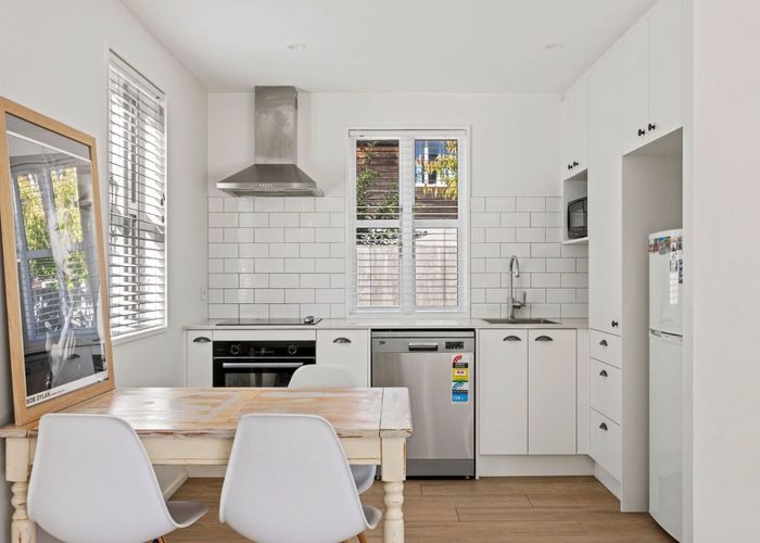  at 21 Buffon Street, Waltham, Christchurch City, Canterbury