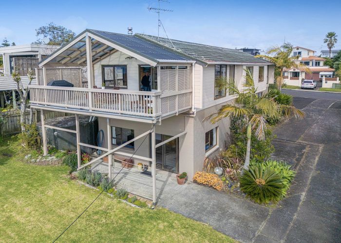  at 124 Pacific Parade, Army Bay, Whangaparaoa