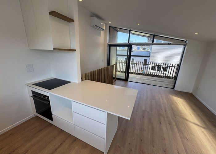  at 7b Manor Place, Point Chevalier, Auckland City, Auckland