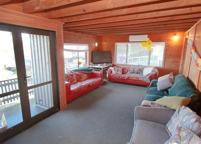  at 2 Cosy Dell Road, North Dunedin, Dunedin