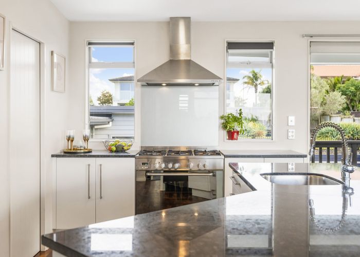  at 6 Intrepid Crescent, Beachlands, Manukau City, Auckland