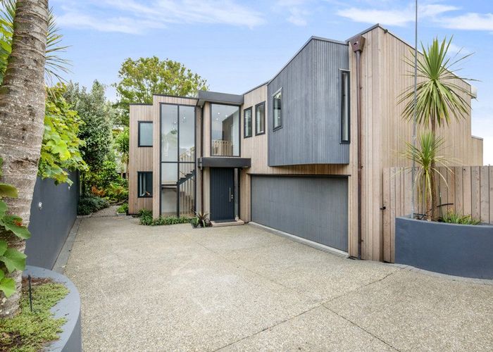  at 64B Castor Bay Road, Castor Bay, North Shore City, Auckland