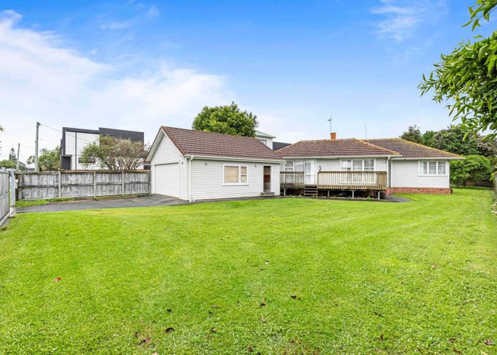  at 47 Neil  Ave, Te Atatu Peninsula, Waitakere City, Auckland