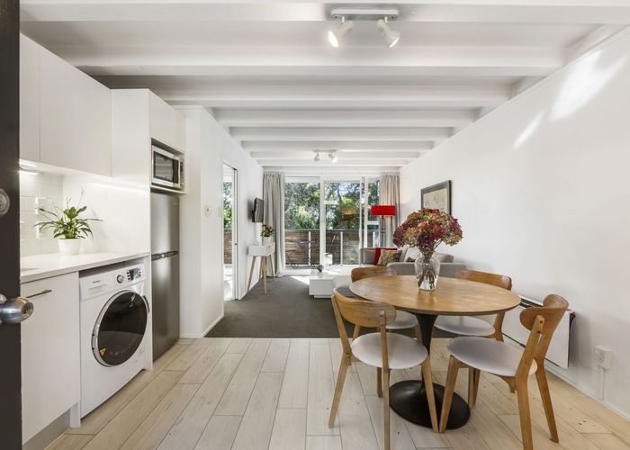  at 18/67 Princes Street, Northcote Point, North Shore City, Auckland