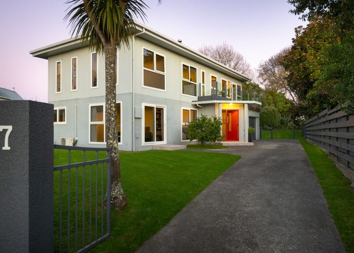  at 7 Sharon Place (off Buick Crescent), Awapuni, Palmerston North, Manawatu / Whanganui